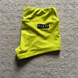 M yellow fleo shorts